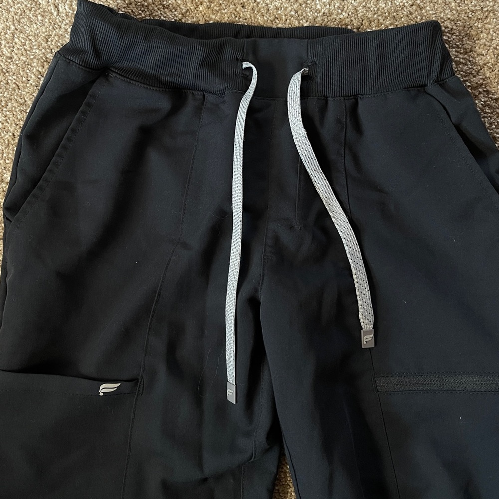 Fabletics Black women’s scrub bottoms